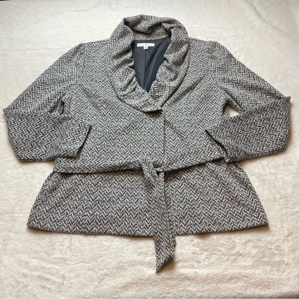 Susan Bristol Black and Gray Chevron Design Ruffled Collar Jacket Size XL